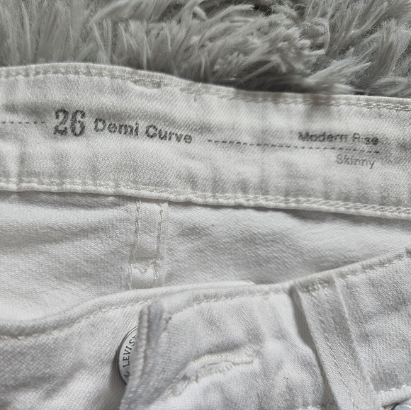 Levi's Curve Jeans - Picture 8 of 9